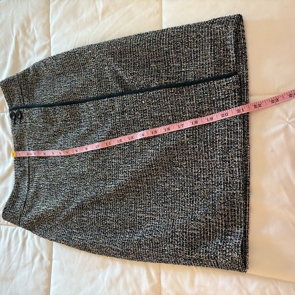 Ann Taylor Women’s Black and Gray Pencil Skirt - Picture 5 of 8